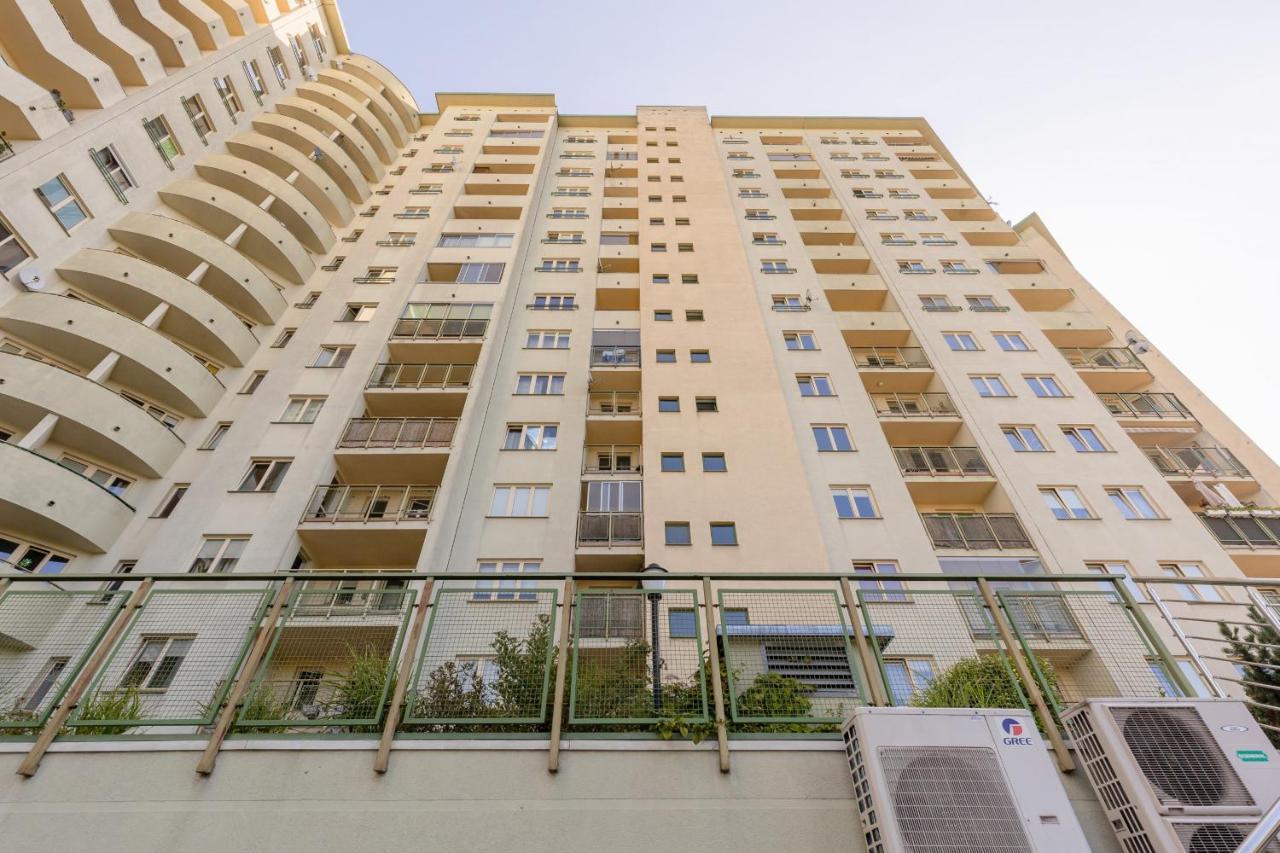 Metro Wilanowska Apartment With Parking By Noclegi Renters Varsóvia Exterior foto
